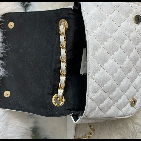 White faux leather cross body purse - Picture 4 of 4